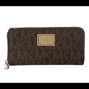 Michael Kors Jet Set brown logo wallet